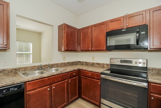 Building Photo - 25 Oakbrook Dr