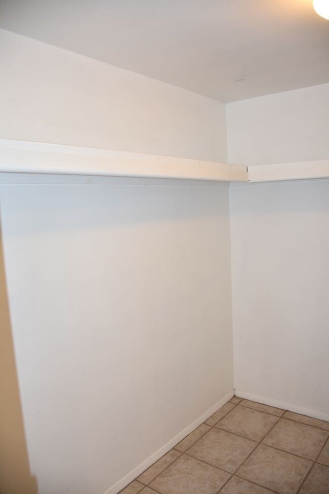 Building Photo - Great home in Mature Neighborhood