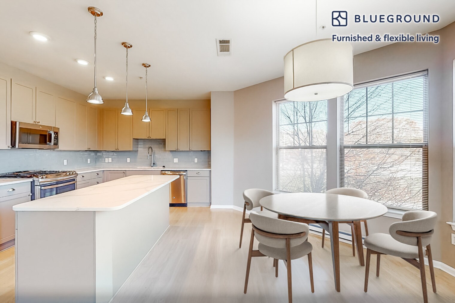 Building Photo - 160 Boylston St