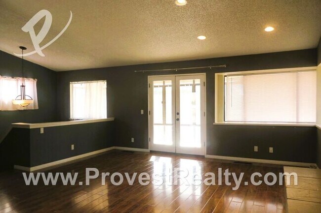 Building Photo - 3 Bed, 2 Bath Silver Lakes Home!!!