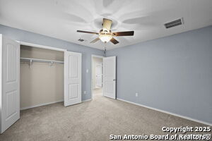 Building Photo - 220 Hinge Creek
