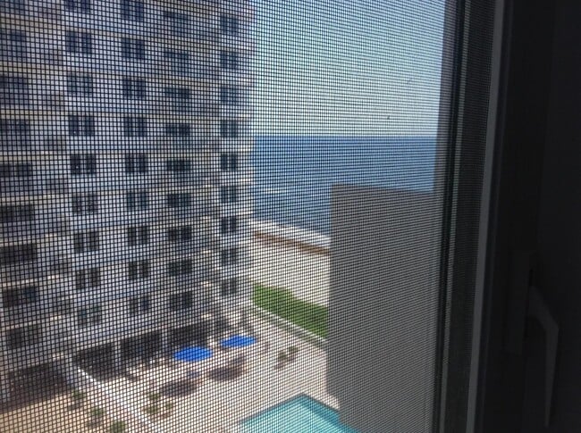 Building Photo - 3221 S Ocean Blvd