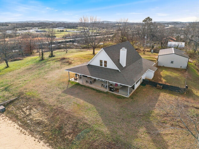 Building Photo - 149 NW Campbell Loop