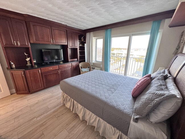 Building Photo - 303 Atlantic Ave