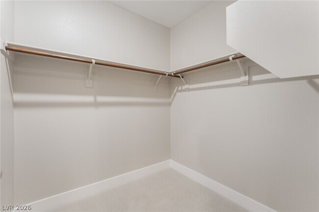 Building Photo - 667 Grey Saker St