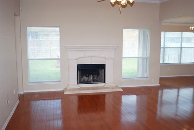 Building Photo - AVAILABLE NOW -  Beautiful 3-Bed, 2-Bath Home in Keller ISD