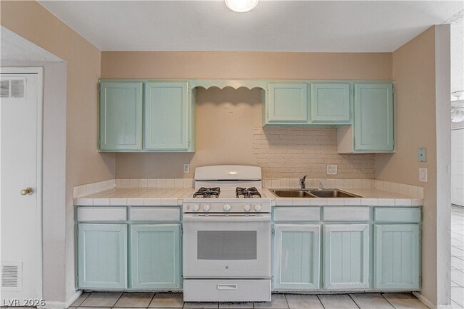Building Photo - 3928 Torsby Pl