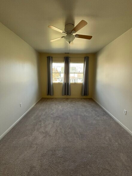 Bedroom second floor - 405 Franklin St