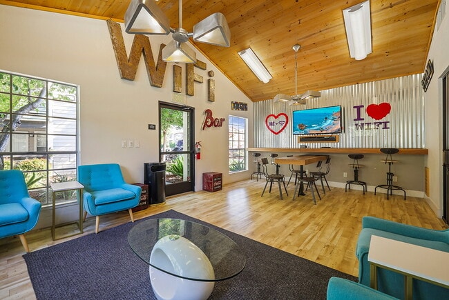 Building Photo - Bristol Commons