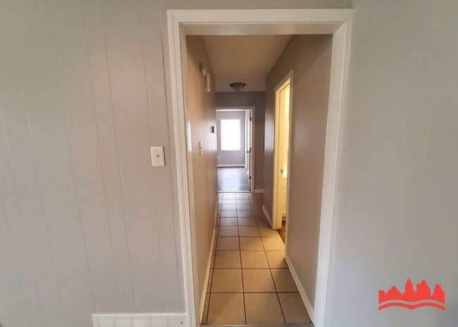 Building Photo - 5737 Scottsdale Ave