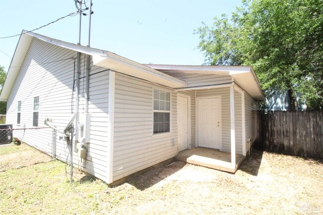 Building Photo - 7135 Pearson Rd