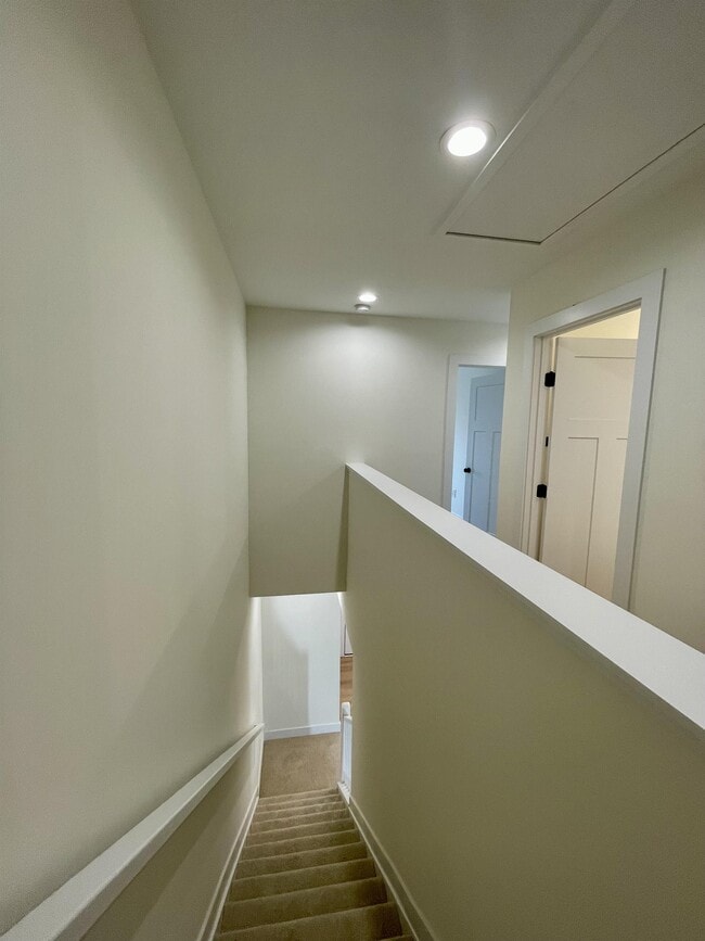 Building Photo - 556 Leesville Rd