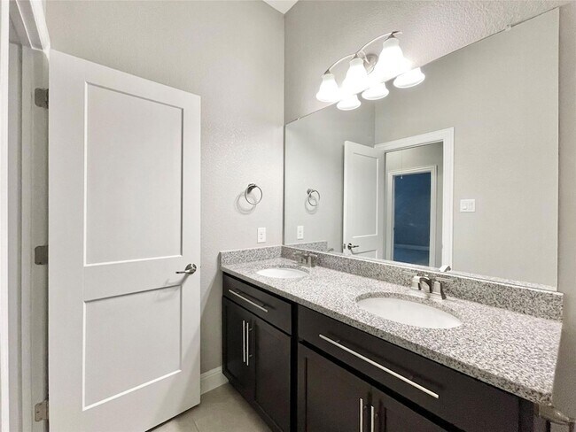 Building Photo - 3809 Mineral Dr