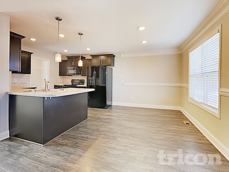Building Photo - 513 Sourwood Dr