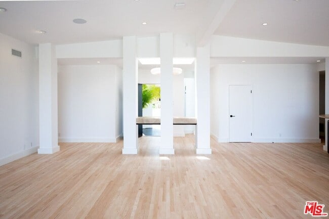 Building Photo - 1622 Tower Grove Dr