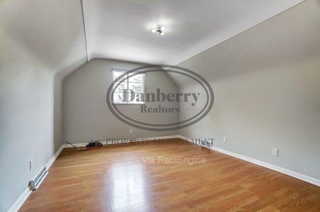 Building Photo - 1115 Secor Rd