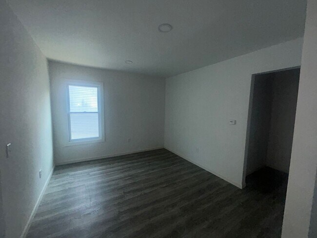 Building Photo - 2192 E 82nd St