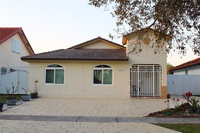 Building Photo - 14947 SW 36th Terrace