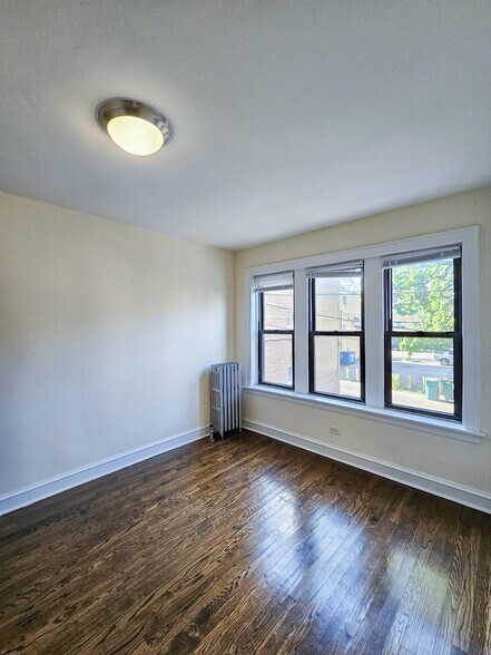 Building Photo - 4243 N Keystone Ave