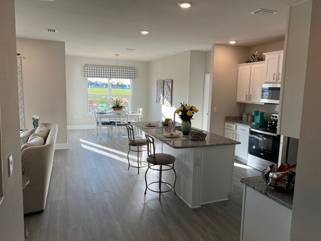 Building Photo - AVAILABLE IN NOVEMBER - Don't miss this op...