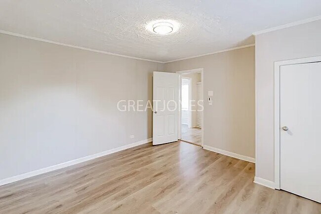 Building Photo - 2821 Snavely Ave SW