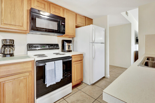Building Photo - 12621 Westhampton Cir