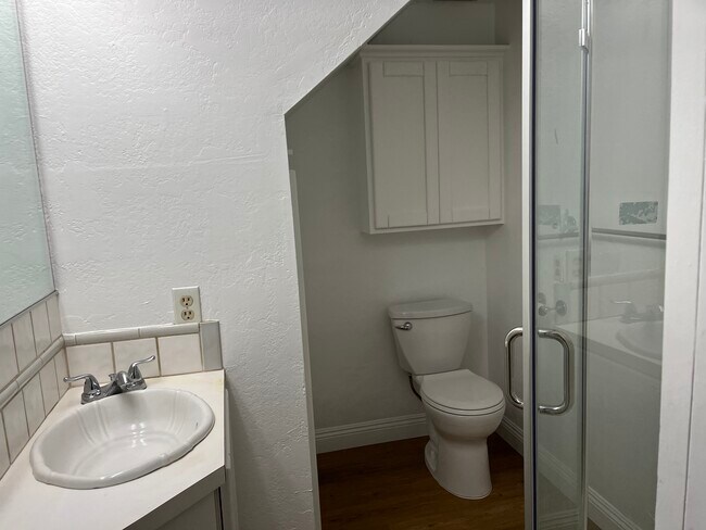 Building Photo - 169 Merrill Pl