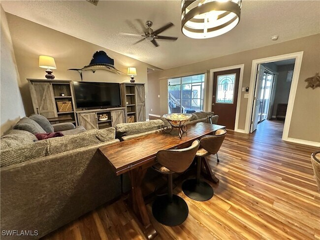 Building Photo - 15427 Crystal Lake Dr