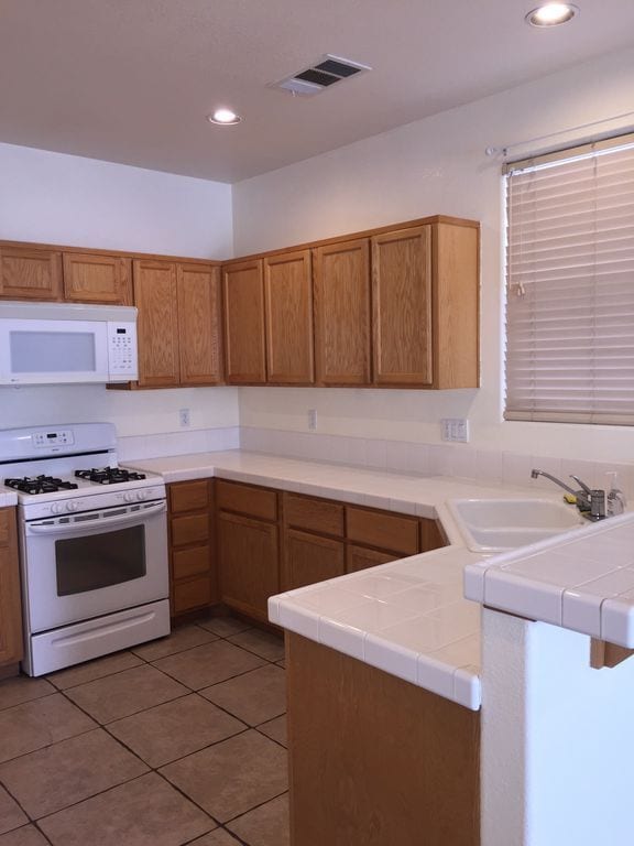 Building Photo - 7241 Victoria Oak Ct