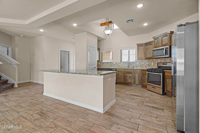Building Photo - 618 Rafael Marmolejo St
