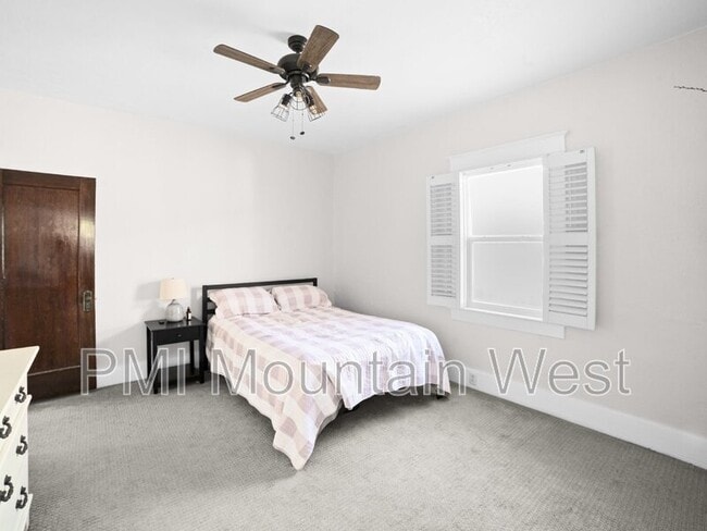 Building Photo - 647 Bryan Ave