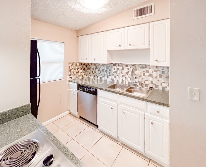 Building Photo - 11241 Princessa Ln