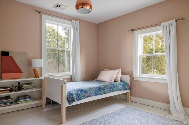 Building Photo - 108 Wey Rd