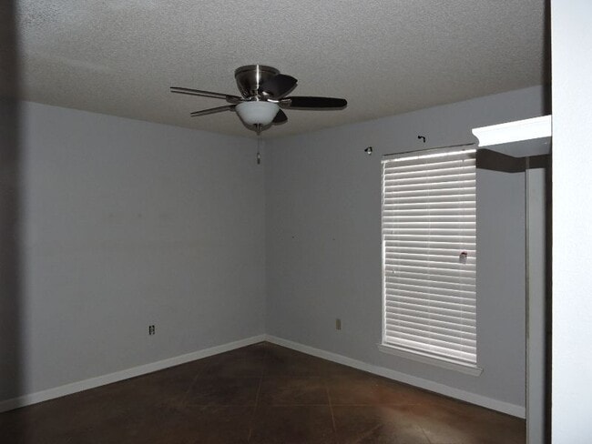 Building Photo - Great Home in Concord Estates