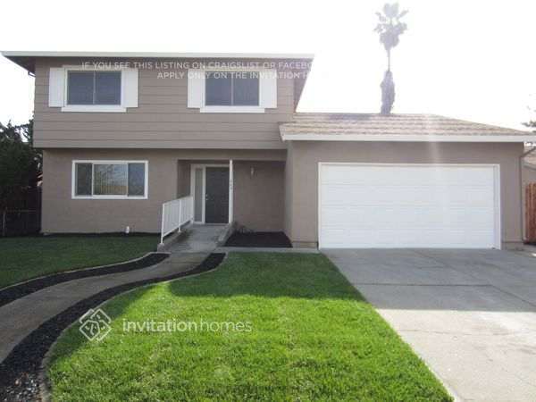 Building Photo - 805 Tree Duck Way