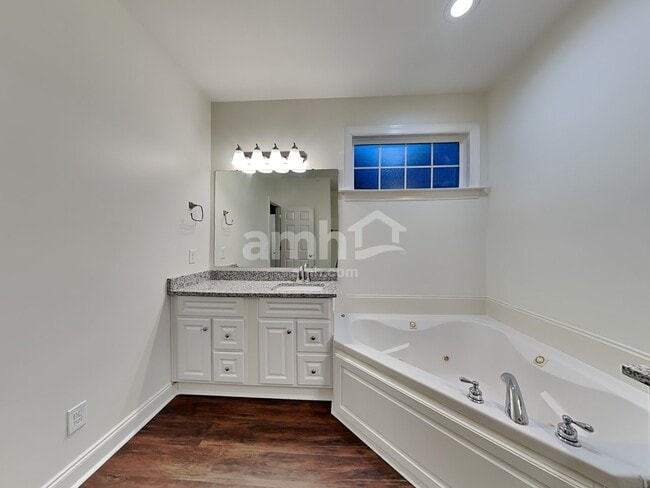 Building Photo - 12 Bittercrest Ct