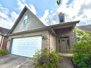 Building Photo - Now Leasing a 3 Bedroom 2.5 Bath Home In Cordova. Available Now.