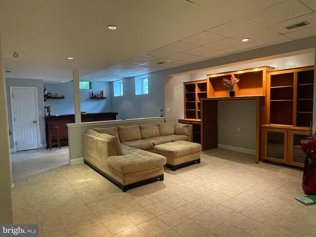 Building Photo - 728 Slate Hill Dr