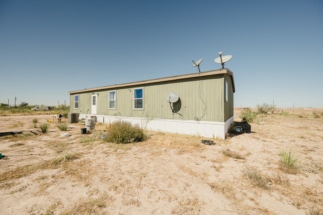 Building Photo - 12615 W 61st St