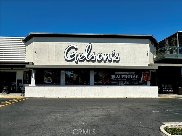 Building Photo - 7212 Marina Pacifica Dr N
