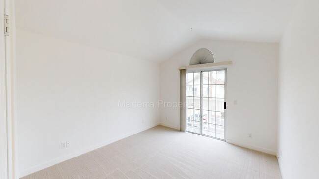 Building Photo - Beautiful 3 Bedroom Home in Eastside Costa Mesa