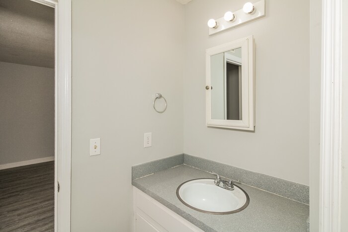 Building Photo - 1808 Laredo Dr