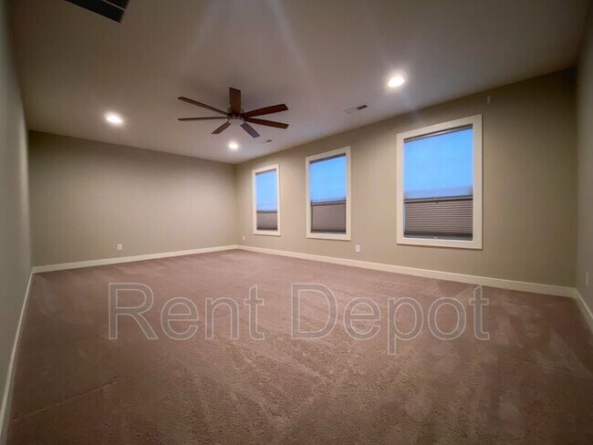 Building Photo - 5514 Cameo Dr