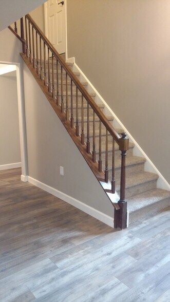 Building Photo - 2203 Buckingham Cir