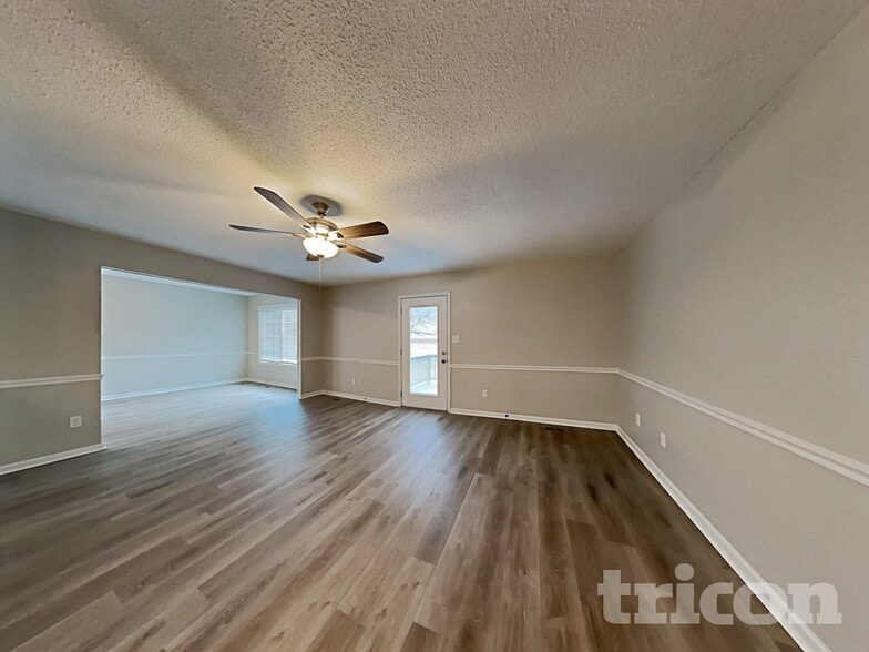 Building Photo - 437 Bradford Cir