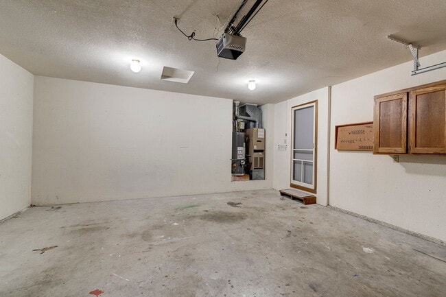 Building Photo - Charming & Updated 3-Bedroom Home