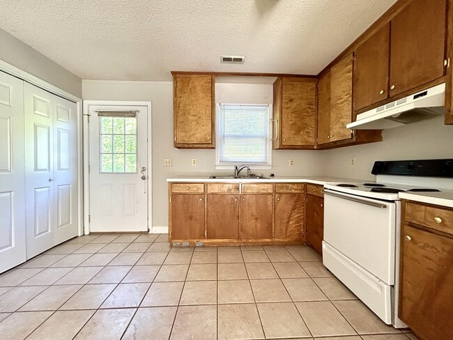 Building Photo - 4701 Grassy Creek Rd
