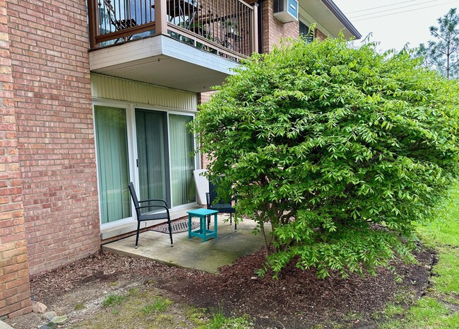 Building Photo - 1237 Island Dr