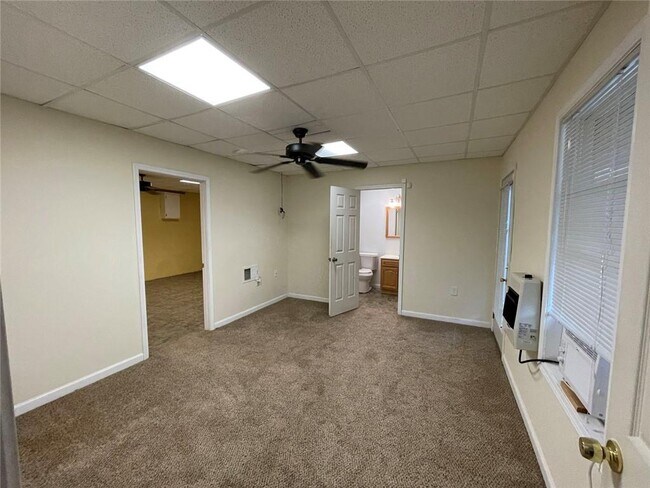 Building Photo - 166 Cove Hill