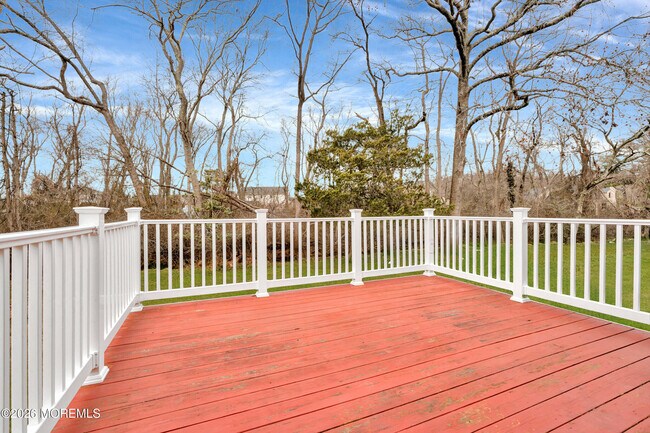 Building Photo - 429 Lake Ave